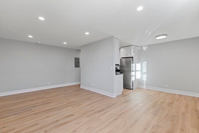 530 W Aldine Ave unit EH412, Chicago, IL 60657 - photo 7