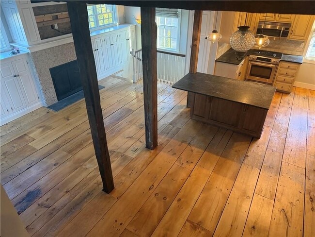 31 Bradford St, Bristol, RI 02809 - photo 3