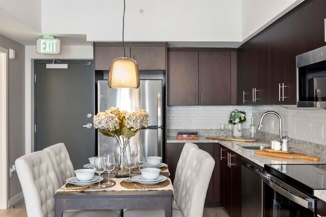 Pine Ridge, West Palm Beach, FL 33413 - photo 2