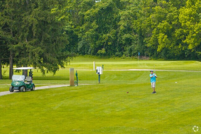 Play a round of golf at the Coffin Golf Course in Marian Cold Springs.