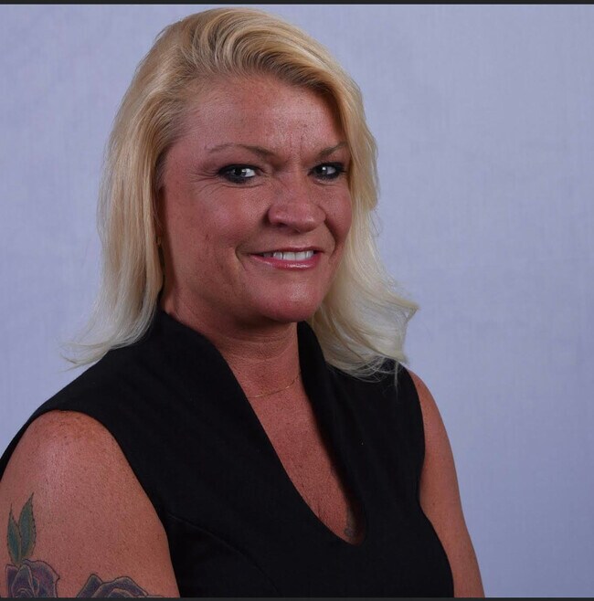 KAREN MILHEM