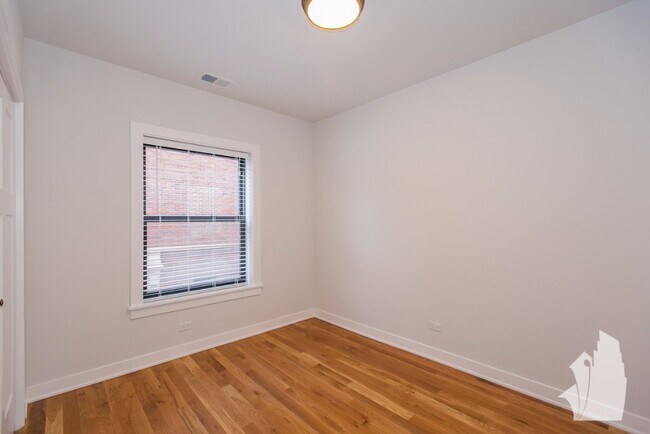 2207 W Eastwood Ave unit 3, Chicago, IL 60625 - photo 7