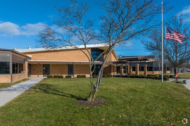 Dort Elementary School front entrance.
