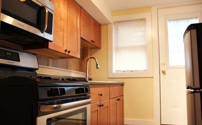 63 Peru St unit 1, Burlington, VT 05401 - photo 2