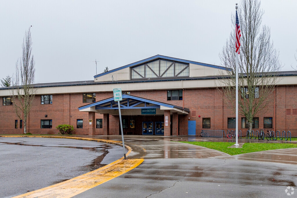 Easy pickup and drop off here at Doris Stahl Junior High School.