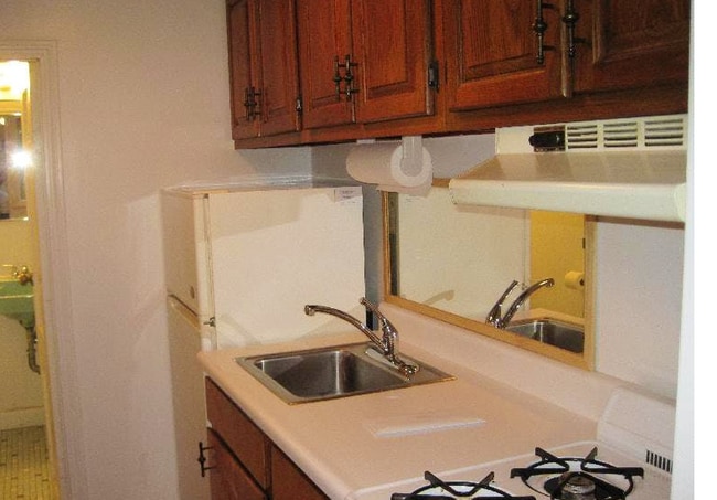 11 Myrtle St unit B, Boston, MA 02114 - photo 2