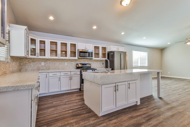 825 W 19th St, Tempe, AZ 85281 - photo 5