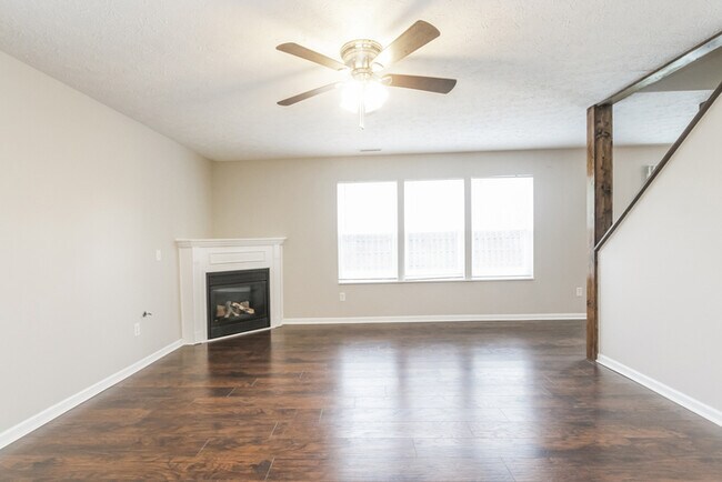 6913 W Briar Park View, New Palestine, IN 46163 - photo 6