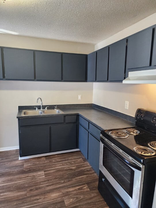 460 Main St, Forest Park, GA 30297
