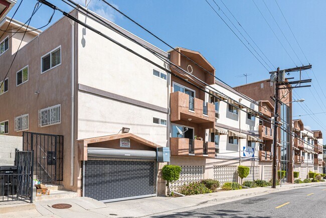 About 4315 Don Tomaso Dr, Los Angeles, CA 90008 - photo 7