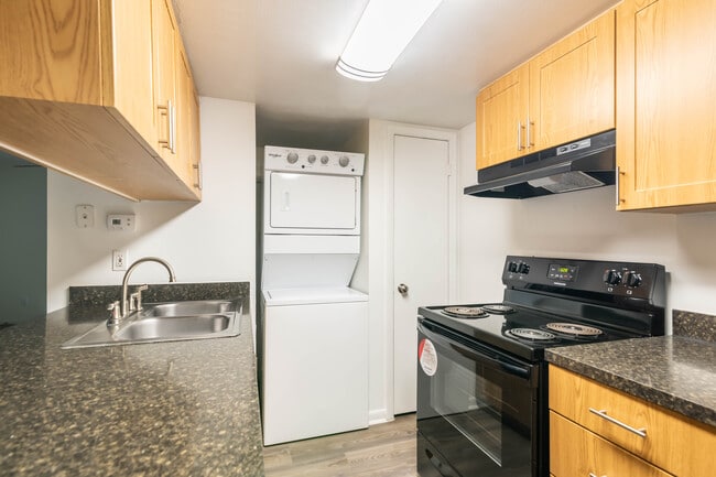 Brookside Manor Apartments, Brandon, FL 33511 - photo 5