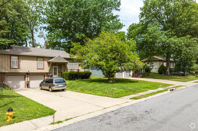 Split-level homes with two-car garages are popular in the Downtown Overland Park area.