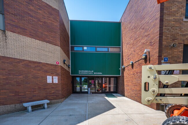 According to state test scores, 63% of Barnesville Elementary School students are at least proficient in math.