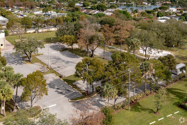 Ample parking at Elite Academy School of Excellence in Oakland Park, FL.
