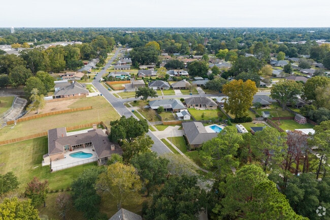 Monteigne housing lots are well defined and organized, offering residents plenty of space to grow.