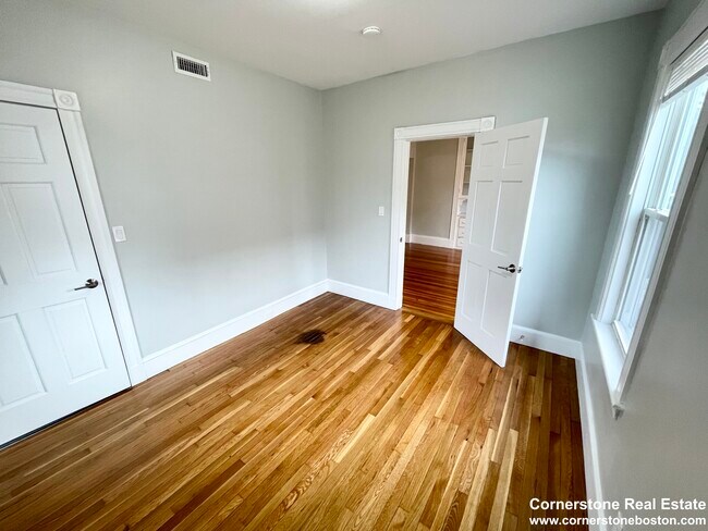 159 Boston St unit 4, Dorchester, MA 02125 - photo 5
