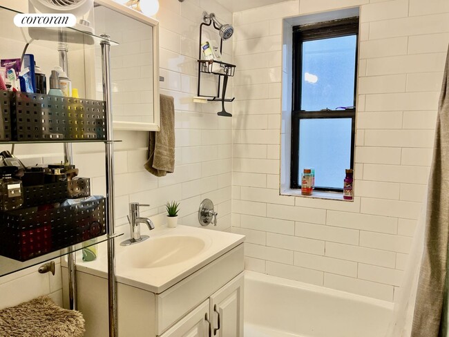 200 E 28th St, New York, NY 10016 - photo 7