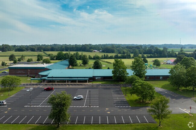 Deer Park Elementary School has 480 students in attendance.