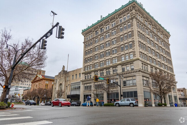 Explore Hamilton's historic district and marvel in the architectural beauty..