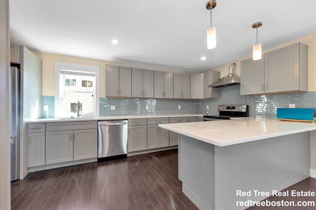 43 Wright Ave unit 1, Medford, MA 02155 - photo 6