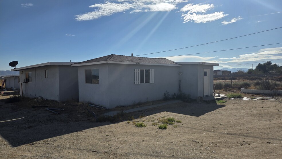 8714 W Avenue e4, Lancaster, CA 93536 - photo 1