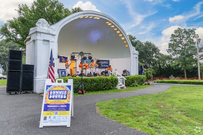 Enjoy NRCA’s Summer Sounds every Wednesday and Friday, just minutes from Isle of San Souci.