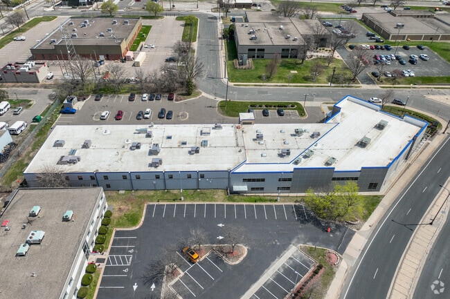 At Banaadir Academy, 25% of students scored at or above the proficient level for Math.