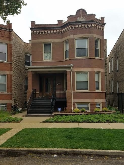 3707 N Bernard St Unit Garden, Chicago, IL 60618