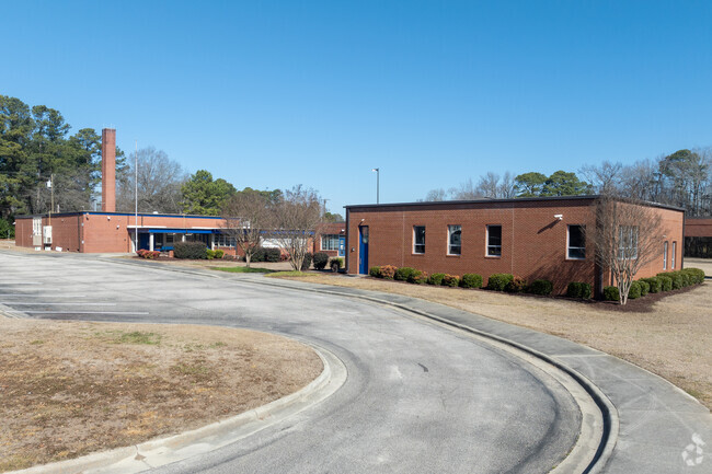 Harnett County Early College in Dunn, NC has a student-teacher ratio of 20 to 1.