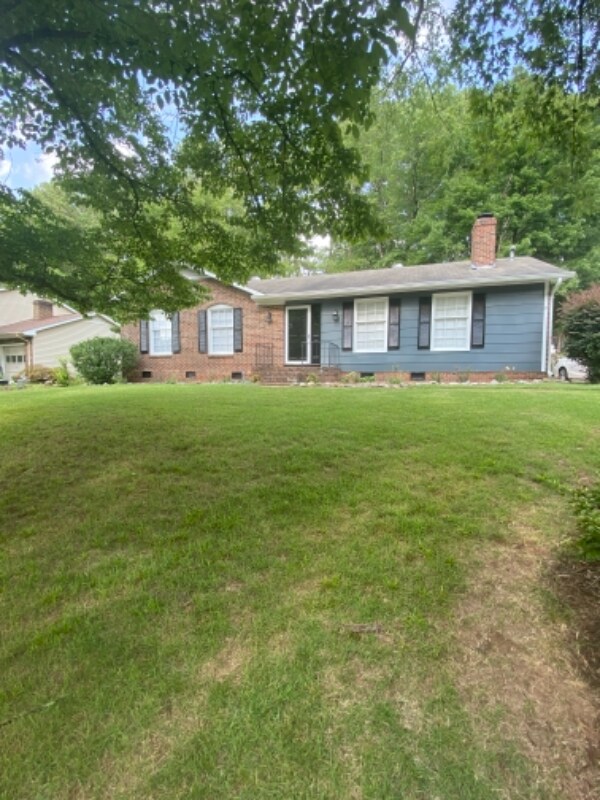 5912 Wintergreen Dr, Raleigh, NC 27609