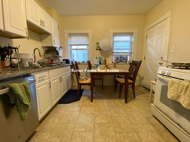 300 Boston Ave unit 2F, Medford, MA 02155 - photo 4