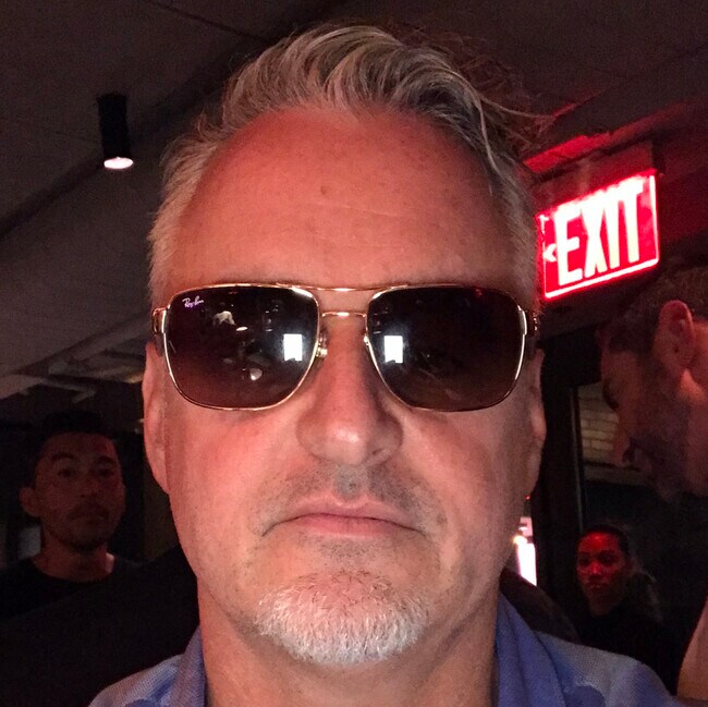 Agent Photo