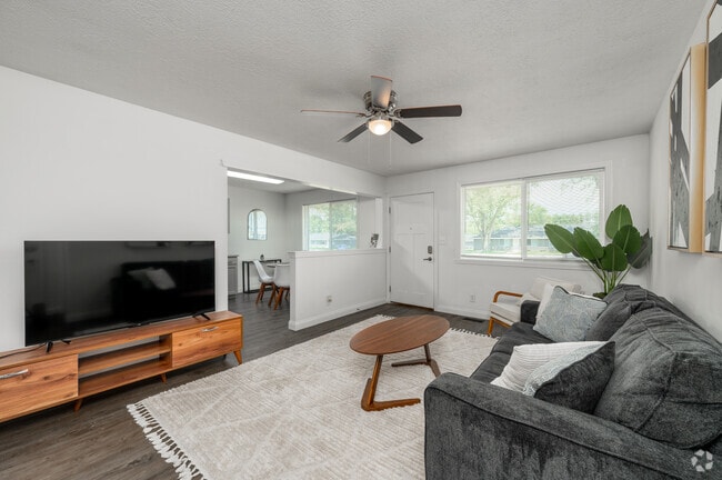 2BR, 2BA - 1,300SF - Living Room
