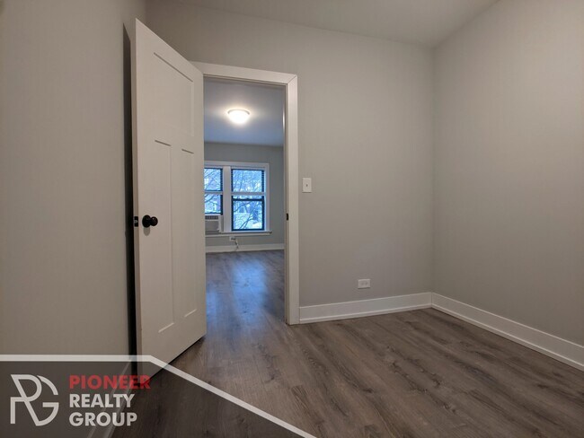 711 W Brompton Ave unit 711-49, Chicago, IL 60657 - photo 7