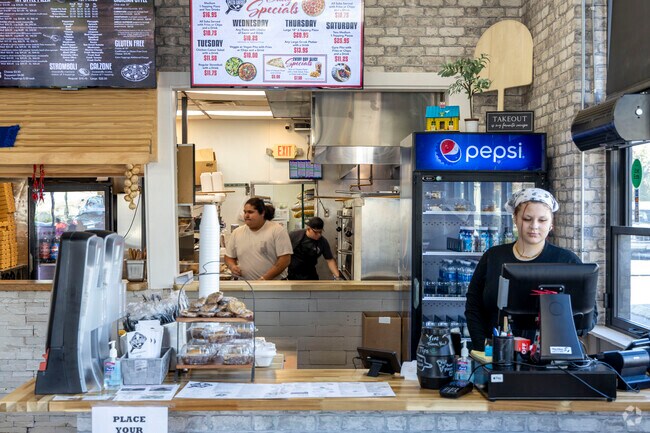 Pizza Greco has amazing pizza and Italian cuisine in Stonebridge-Rollinghills.