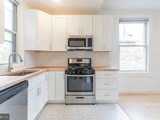 4814 Chester Ave unit 10, Philadelphia, PA 19143 - photo 2