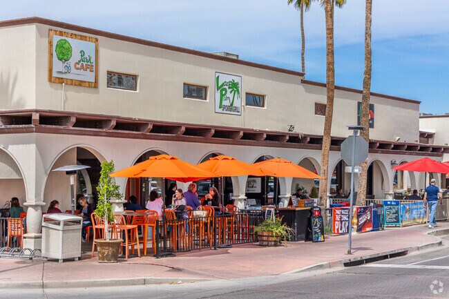 Park Cafe offers breakfast and lunch all day, and its patio is dog friendly in Litchfield.