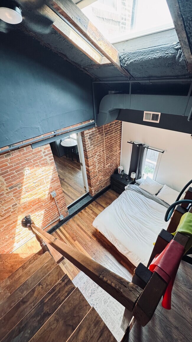 1419 Bank St Unit 2 Loft Vaulted Ceiling, Baltimore, MD 21231