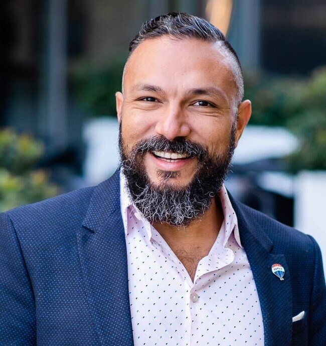 Carlos Handal