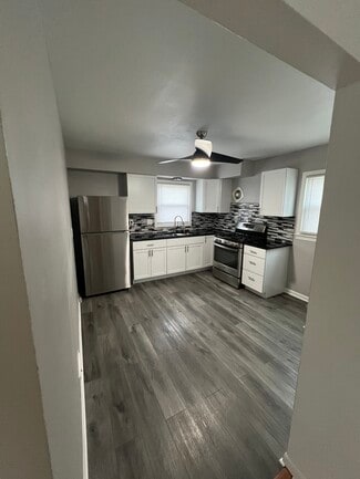 5024 N 84th St Unit 5024 Lower, Milwaukee, WI 53225