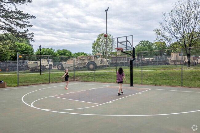 Veteran's Park in Plaza Midwood is a great place to enjoy some sports activities with friends.