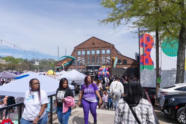 Chef's Market showcases the best of Atlanta’s small businesses, chefs, farmers, & local artists.