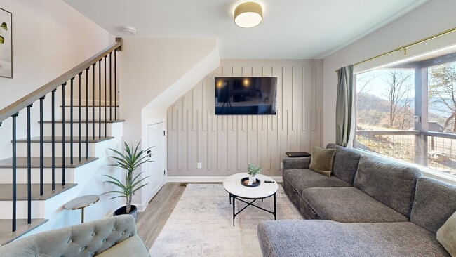 1114 Red Maple Ln, Sevierville, TN 37876 - photo 3