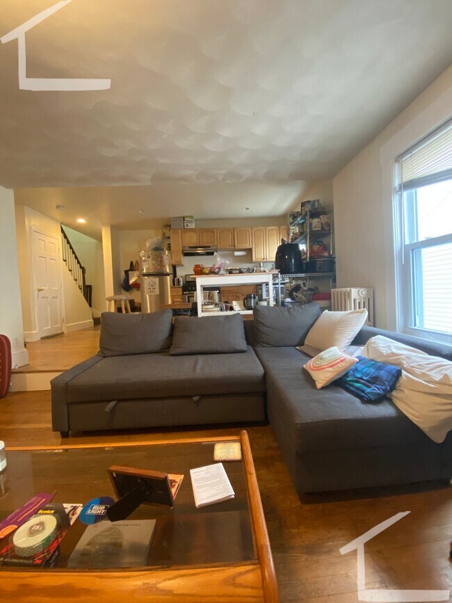 28 Cherry St unit 2, Somerville, MA 02144 - photo 2