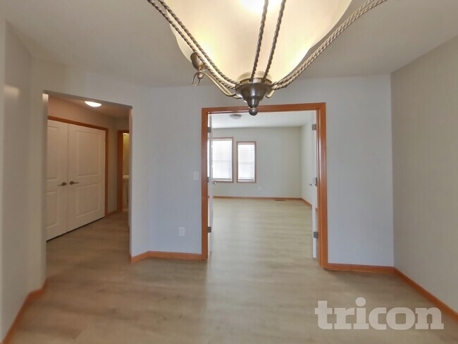 1627 Fox Hunt Way, Victoria, MN 55386 - photo 5