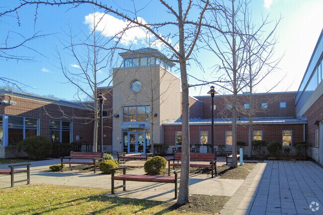 Veterans Memorial Elementary in Saugus has a grade of C+ for teachers on Niche.