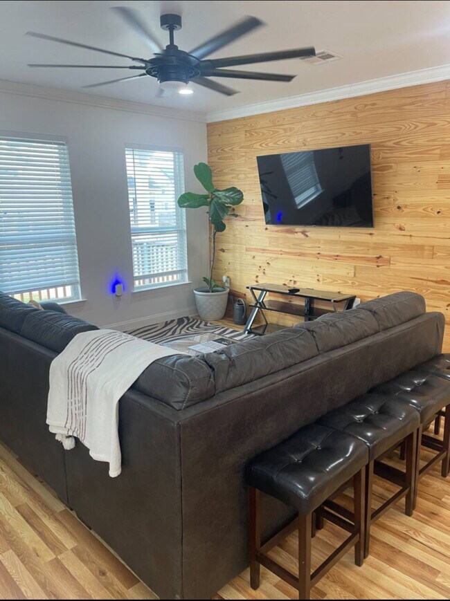 2758 N Rocheblave St, New Orleans, LA 70117 - photo 2