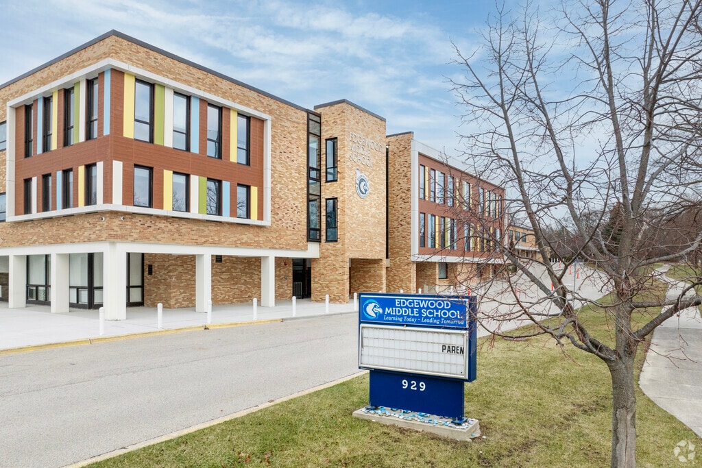 Edgewood Middle School is a well ranked choice for students in Highland Park.