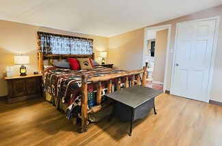 425 Hemlock Ln, Sevierville, TN 37876