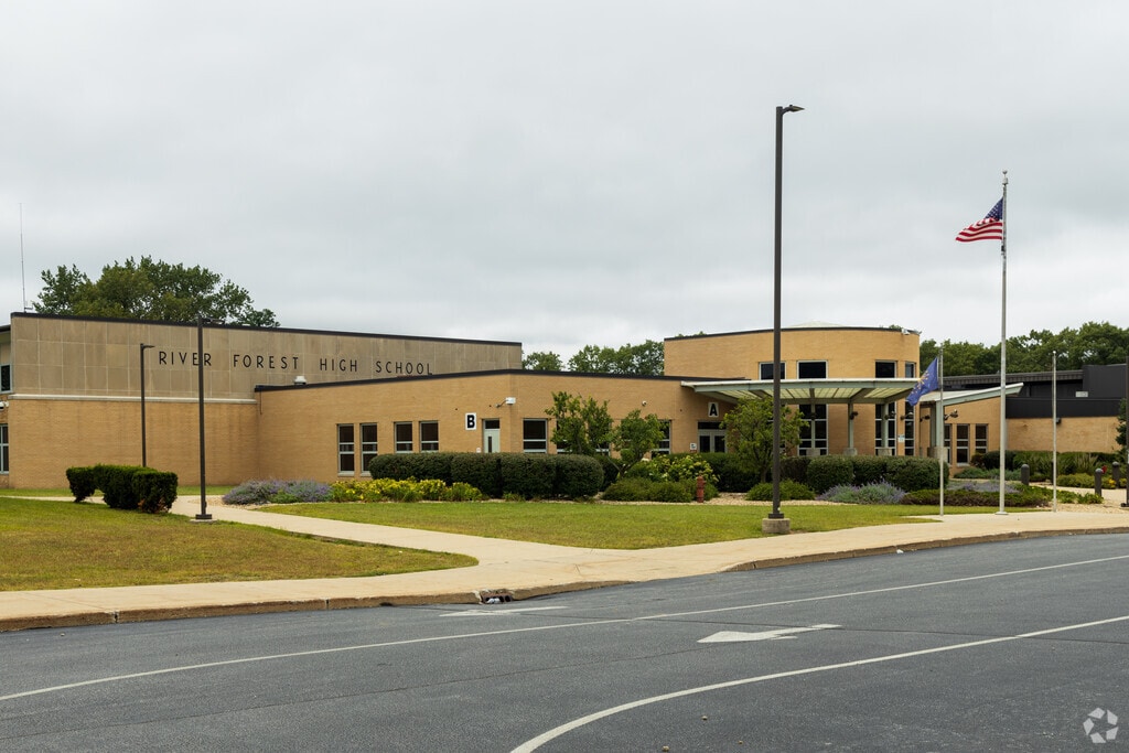 River Forest Jr-Sr High School provides education in the neighborhood of 
New Chicago